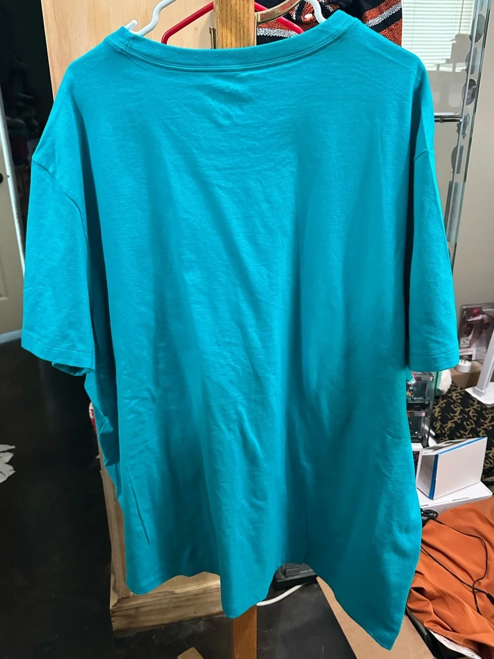 NWOT The Nike Tee Solid Teal Short Sleeve T-Shirt